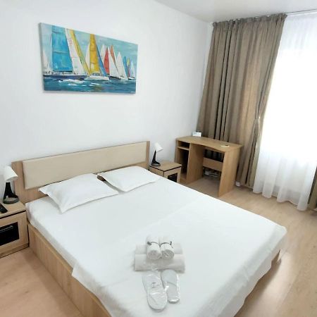 Hotel Studio Titan Boekarest Buitenkant foto